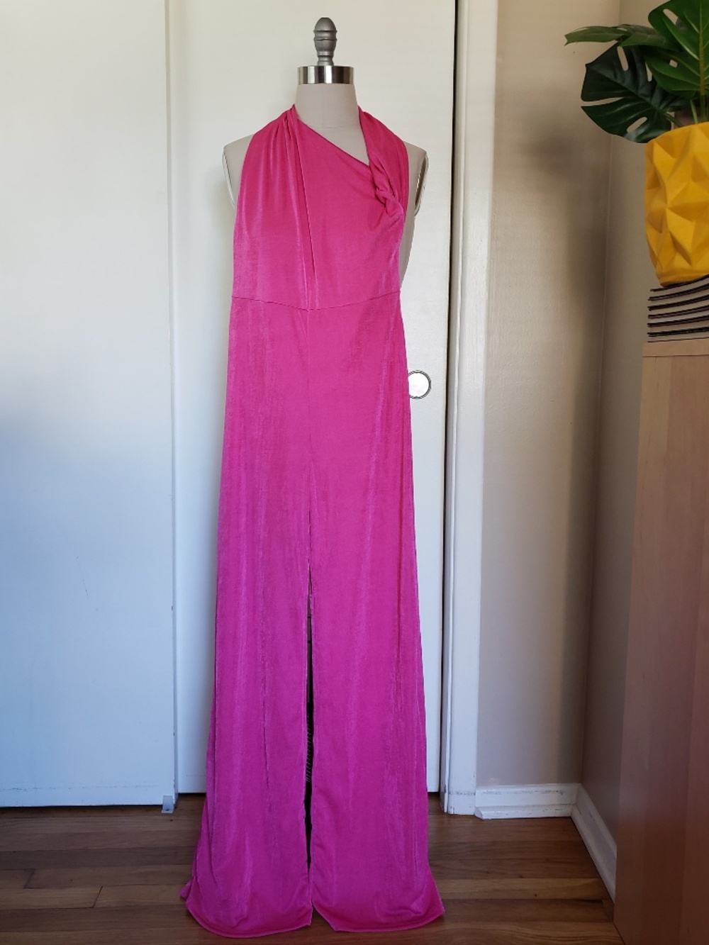 Flawless Pink Halter Jumper Size Medium NEW